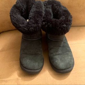 UGG BAILEY BOW II BOOT size 6